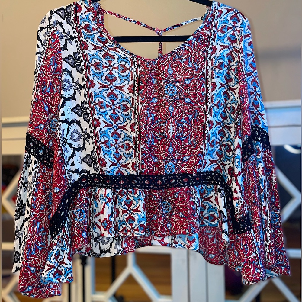 Earthbound Top